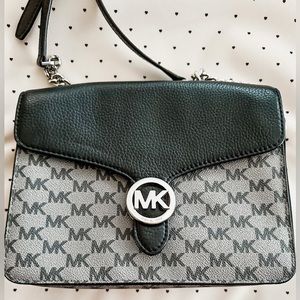Brand New Michael Kors Crossbody Medium Leather Purse